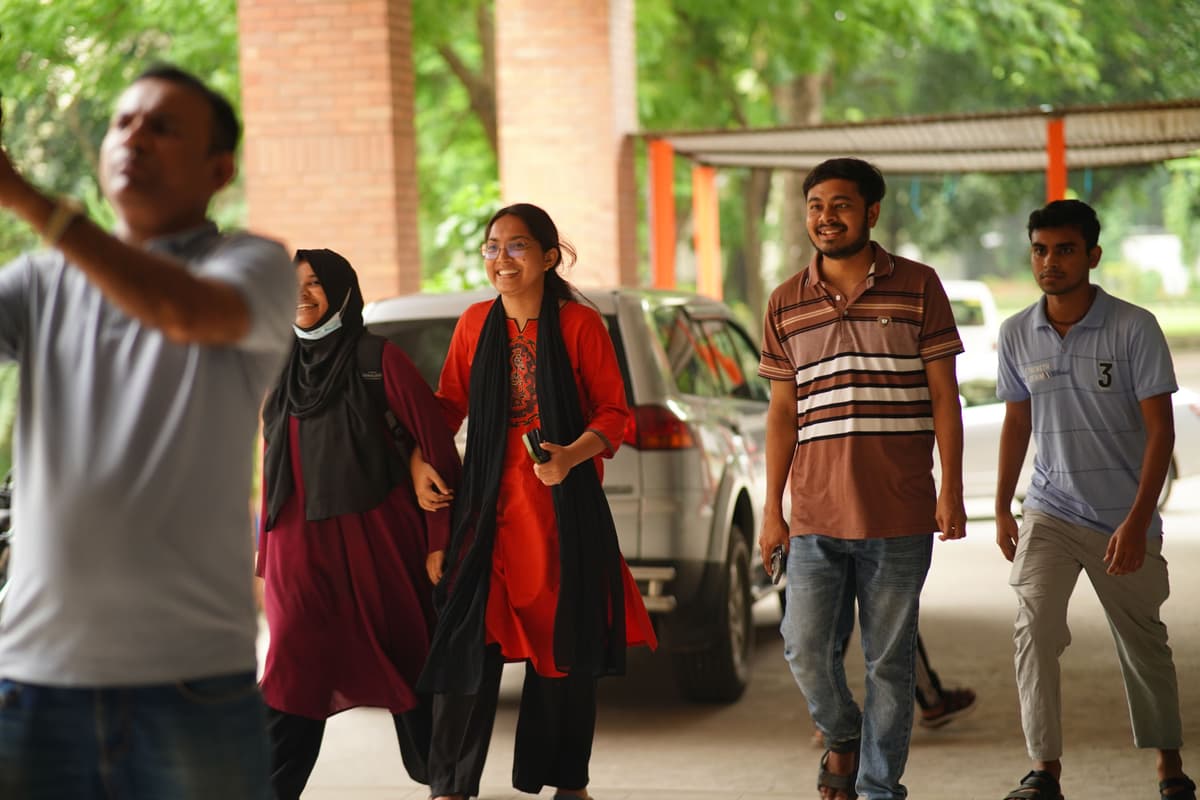 Dhaka seminar moment — discussion