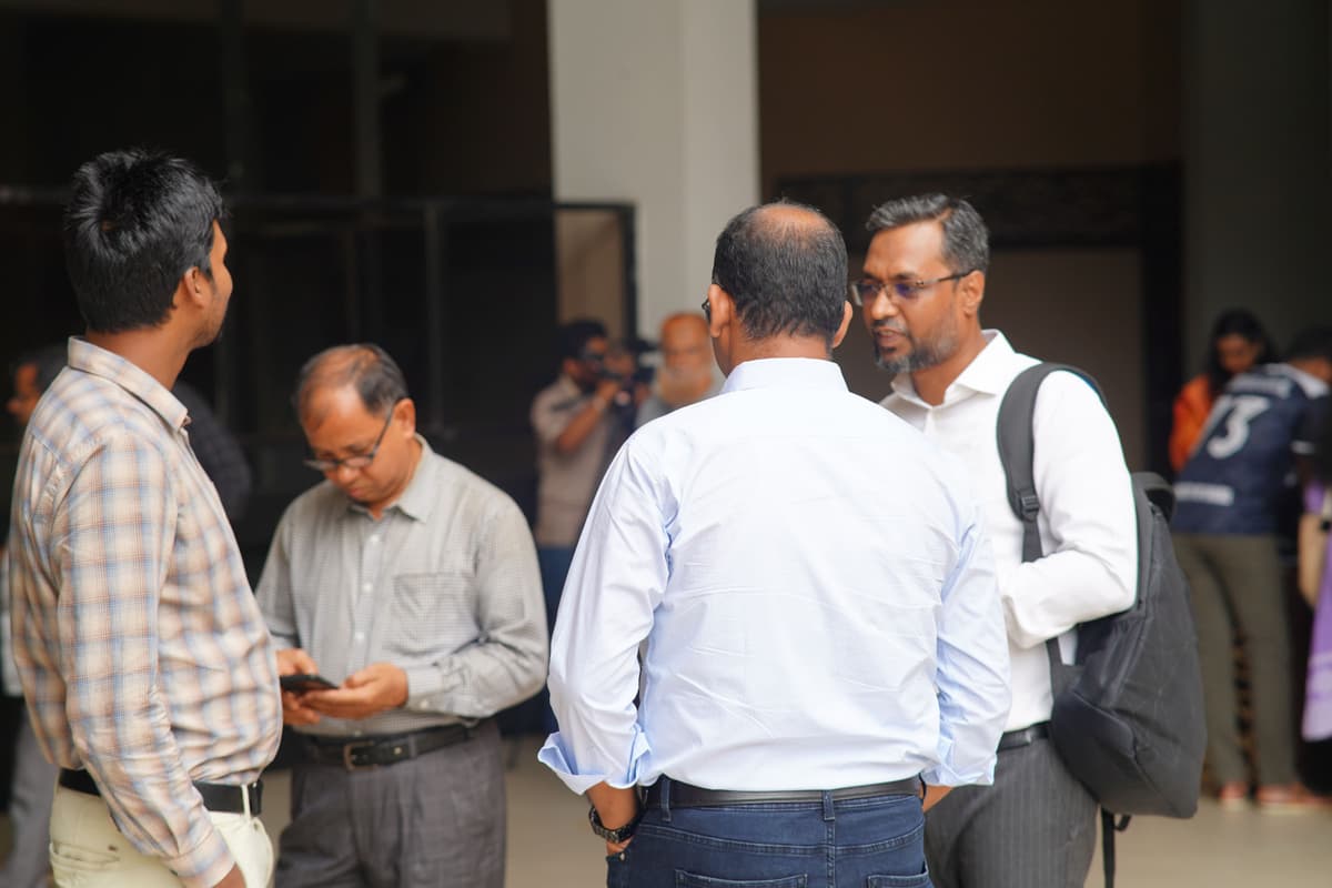 Dhaka seminar moment — guests