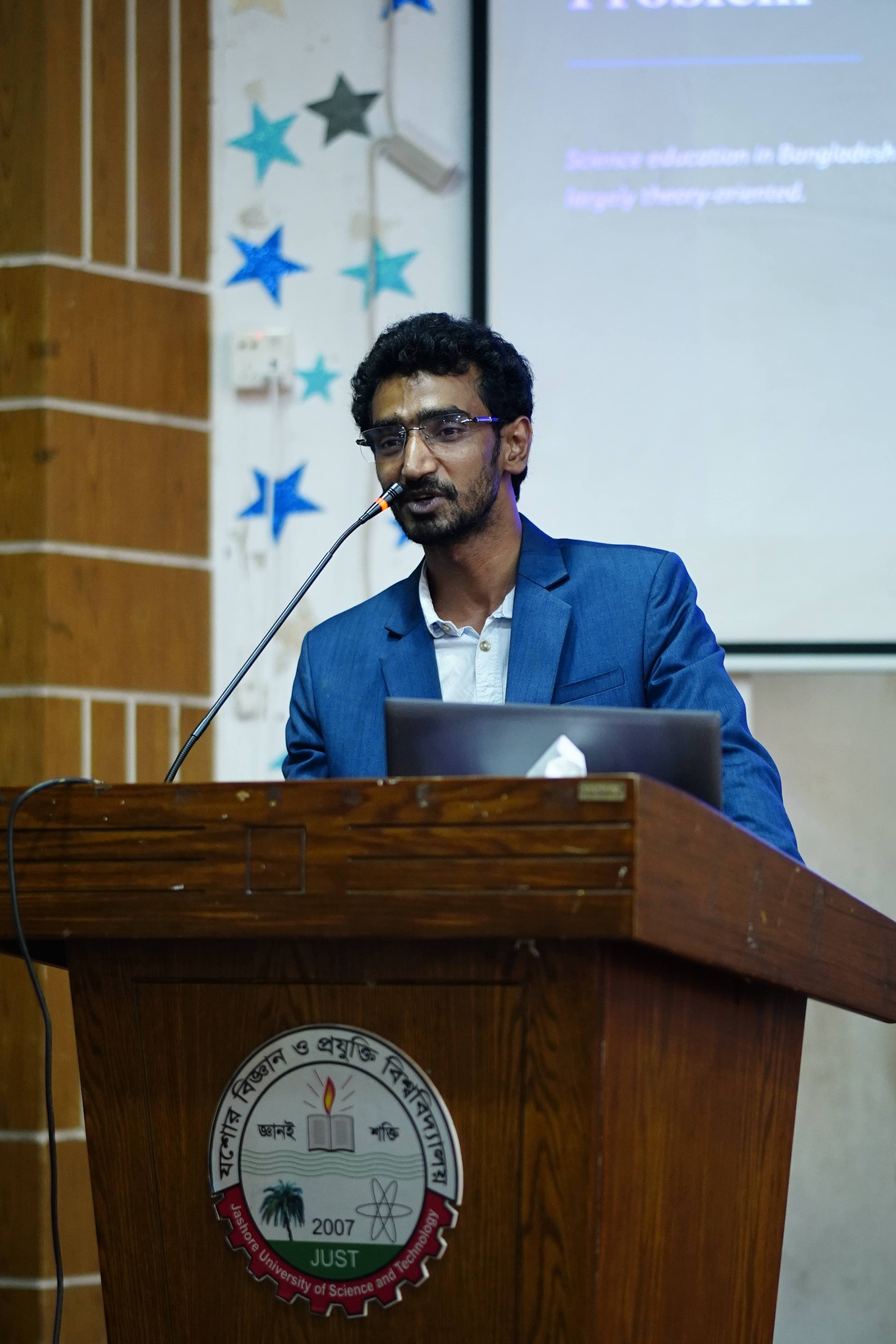 Md. Zakaria Hossain presenting at the Jashore seminar